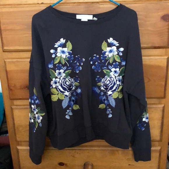 H&M Sweaters - H&M Floral Sweatshirt